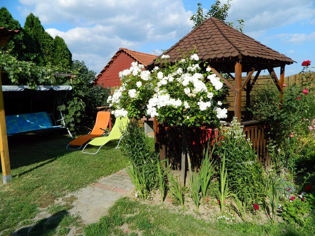 Judit Apartments Heviz Exterior photo